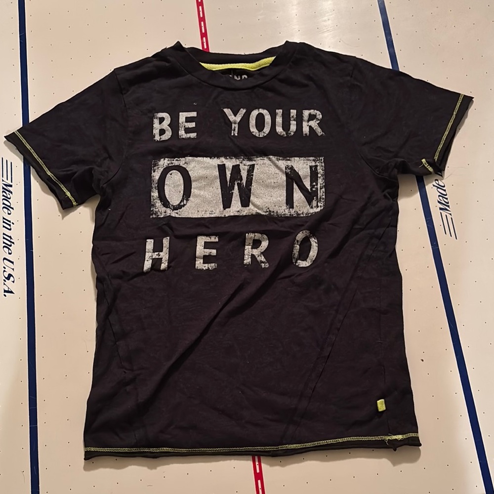 Kids 'Be Your Own Hero' Black Tee Size Medium Used